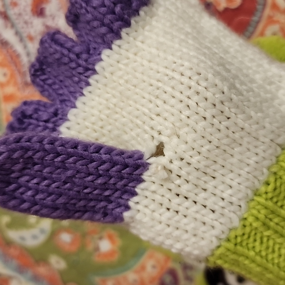 Claire's PANDA Mittens/Gloves - Picture 3 of 7